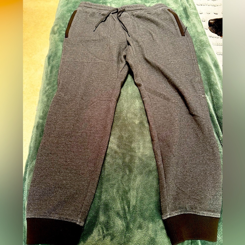 UNRL Joggers